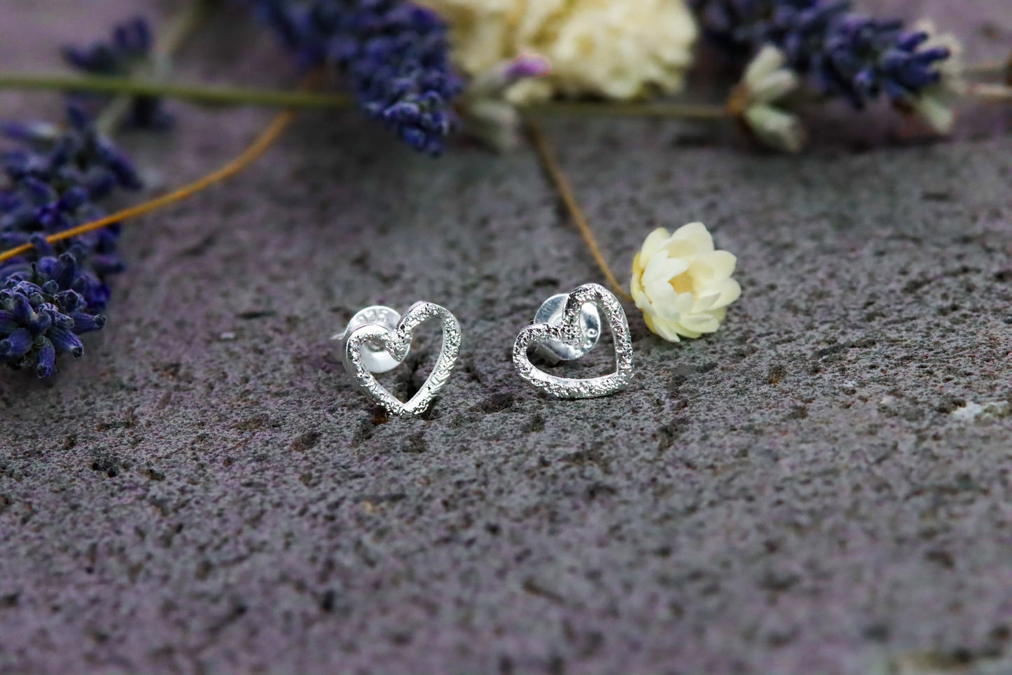 Herz Ohrringe 925silber heart romantic romantisch elegant glänzend shiny girly heartshaped Ohrstecker earstuds earrings silber silver jewelry Schmuck