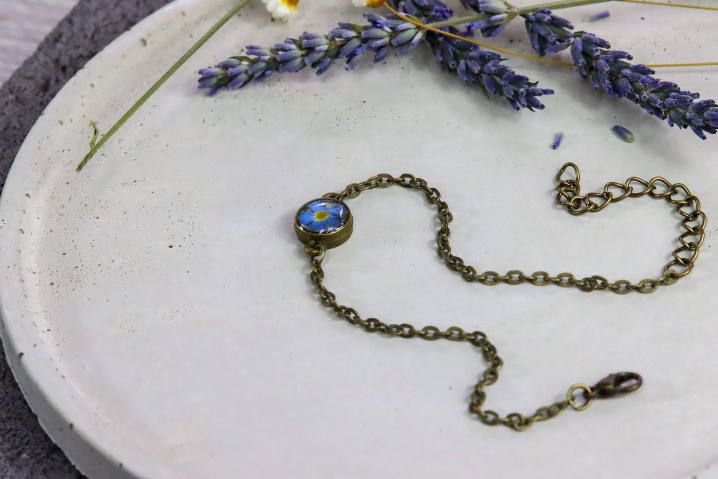 Vergissmeinnicht Armband Bronze Schmuck Naturschmuck zart Blumen Epoxidharz bracelet flower jewelry