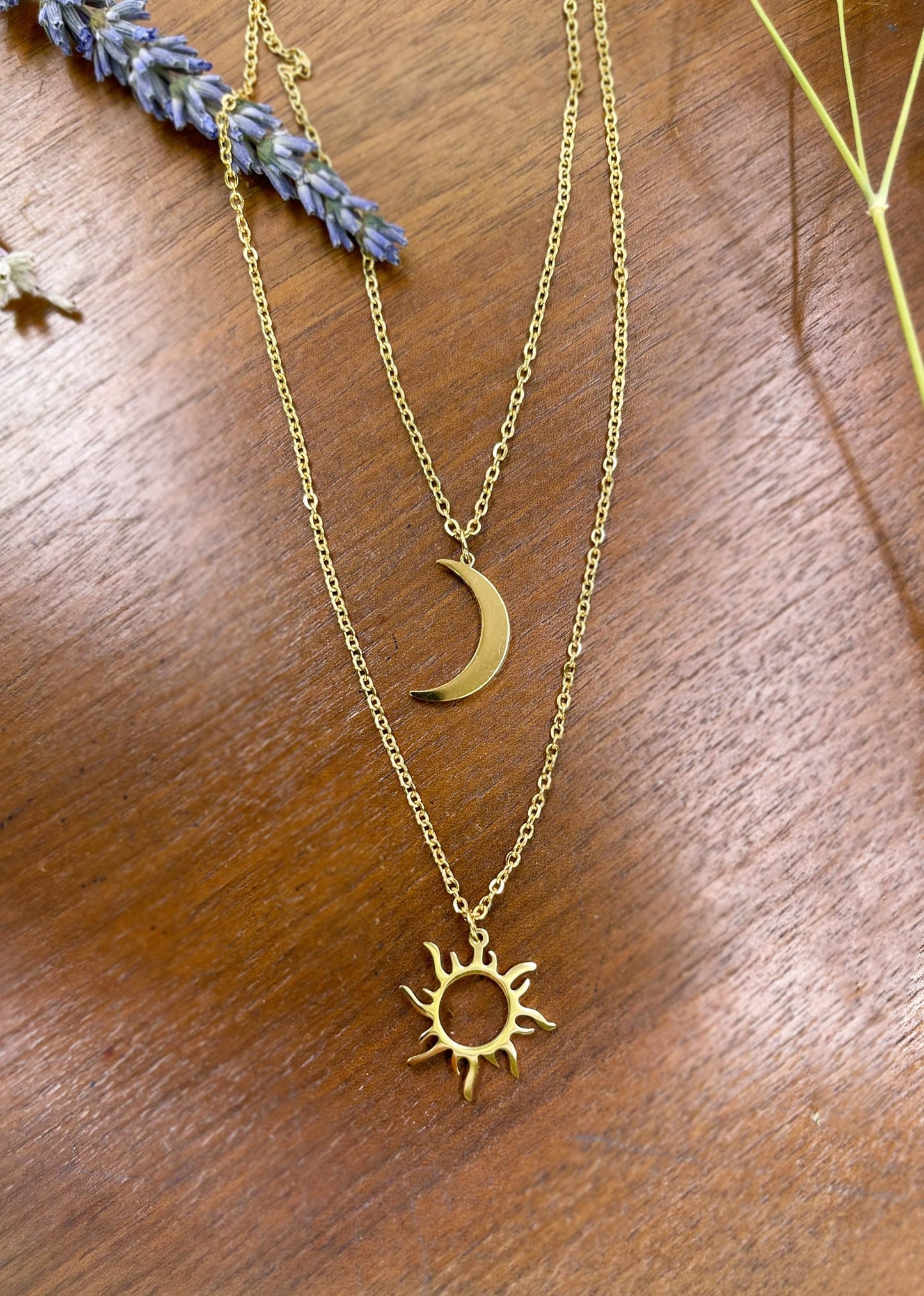 Sonne Mond Halskette Gold Scmuck Edelstahl zeitlos stainlesssteel necklace Sun Moon jewelry shiny glänzend elegant Doppelhalskette