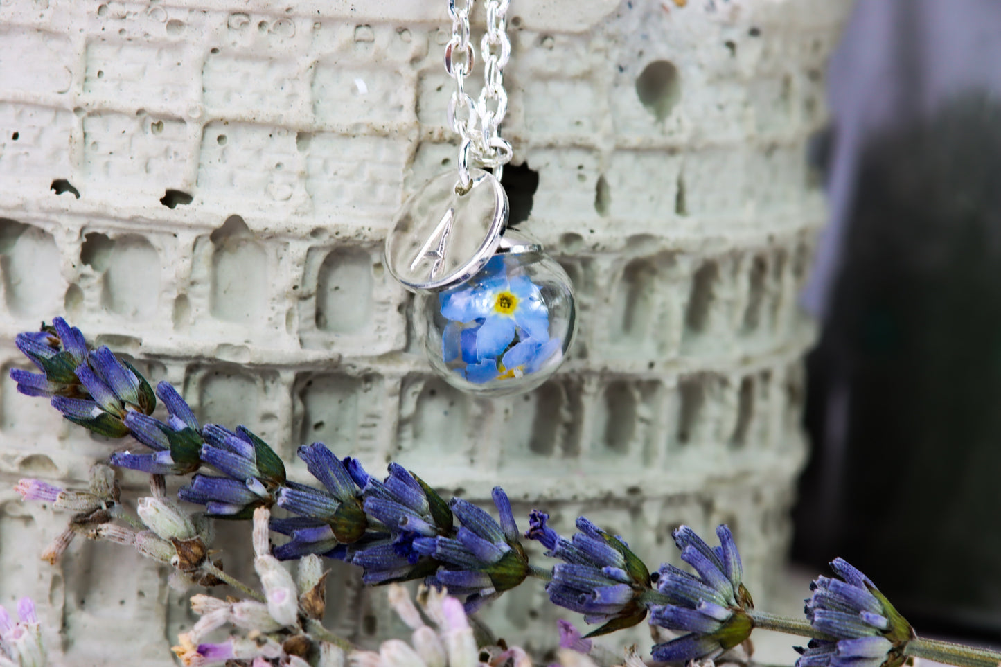 Vergissmeinnicht Halskette silber silver Schmuck personalisiert Blättchen Buchstabe personalized jewelry Naturschmuck girly lovely Glaskugel girlfriend Freundin Geschenkidee forgetmenot