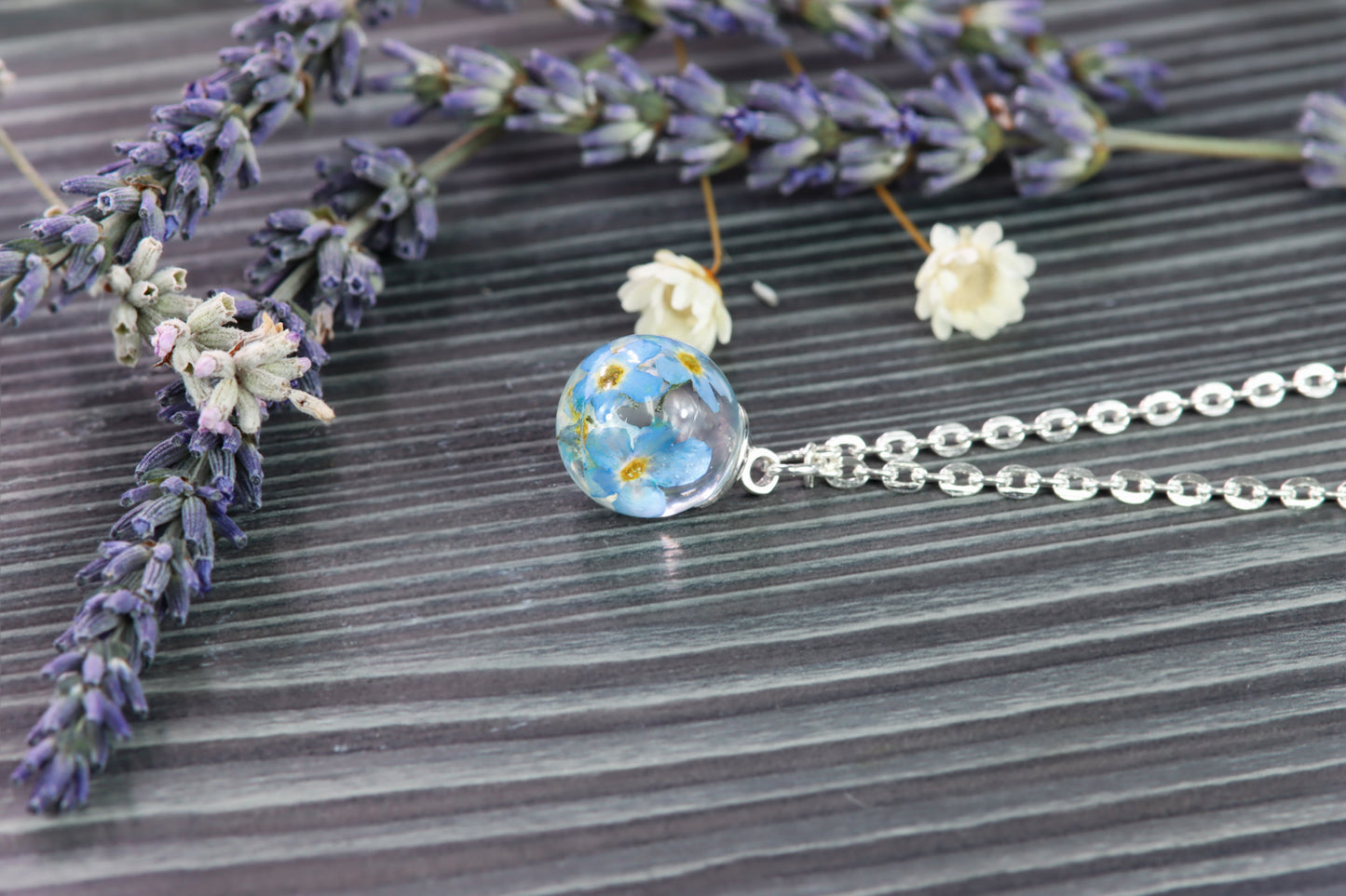 Vergissmeinnicht forgetmenot Blumen Anhänger jewelry Geschenkidee Naturschmuck girlfriend Freundin flowers Halskette Schmuck silber silver Epoxidharz Kugel