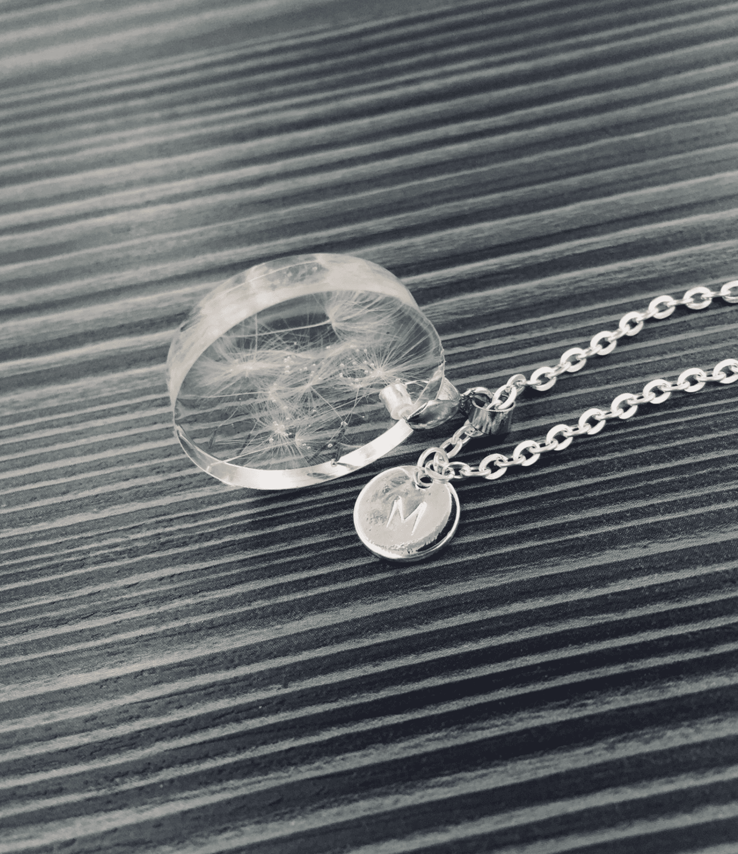 Pusteblumen Dandelion silber Naturschmuck personalisiert Blättchen Buchstabe unique jewelry Epoxidharz Schmuck Halskette personalized