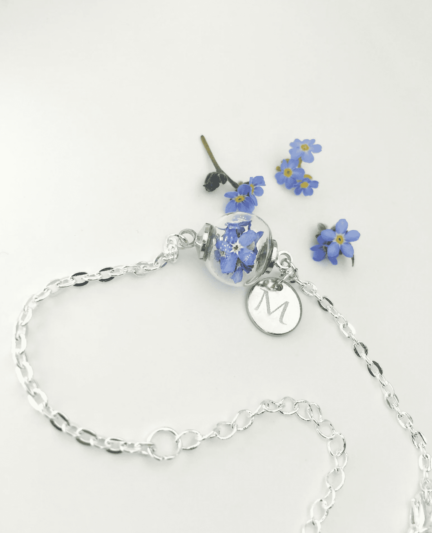Vergissmeinnicht Armband Glaskugel Schmuck silber silver bracelet jewelry Naturschmuck Gravur personalisisert Buchstabe Charm Anhänger Geschenkidee Taufe Hochzeit personalized