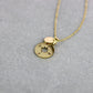 Wegweiser Kompass gold personalisiert Blättchen Buchstabe Charm personalized Anhänger Halskette Schmuck shiny glänzend necklace compass rightway neverland neverlosedirection