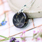 Pusteblumen Dandelion Naturschmuck silber schwarzer Grund dark elegant Epoxidharz Schmuck unique jewelry