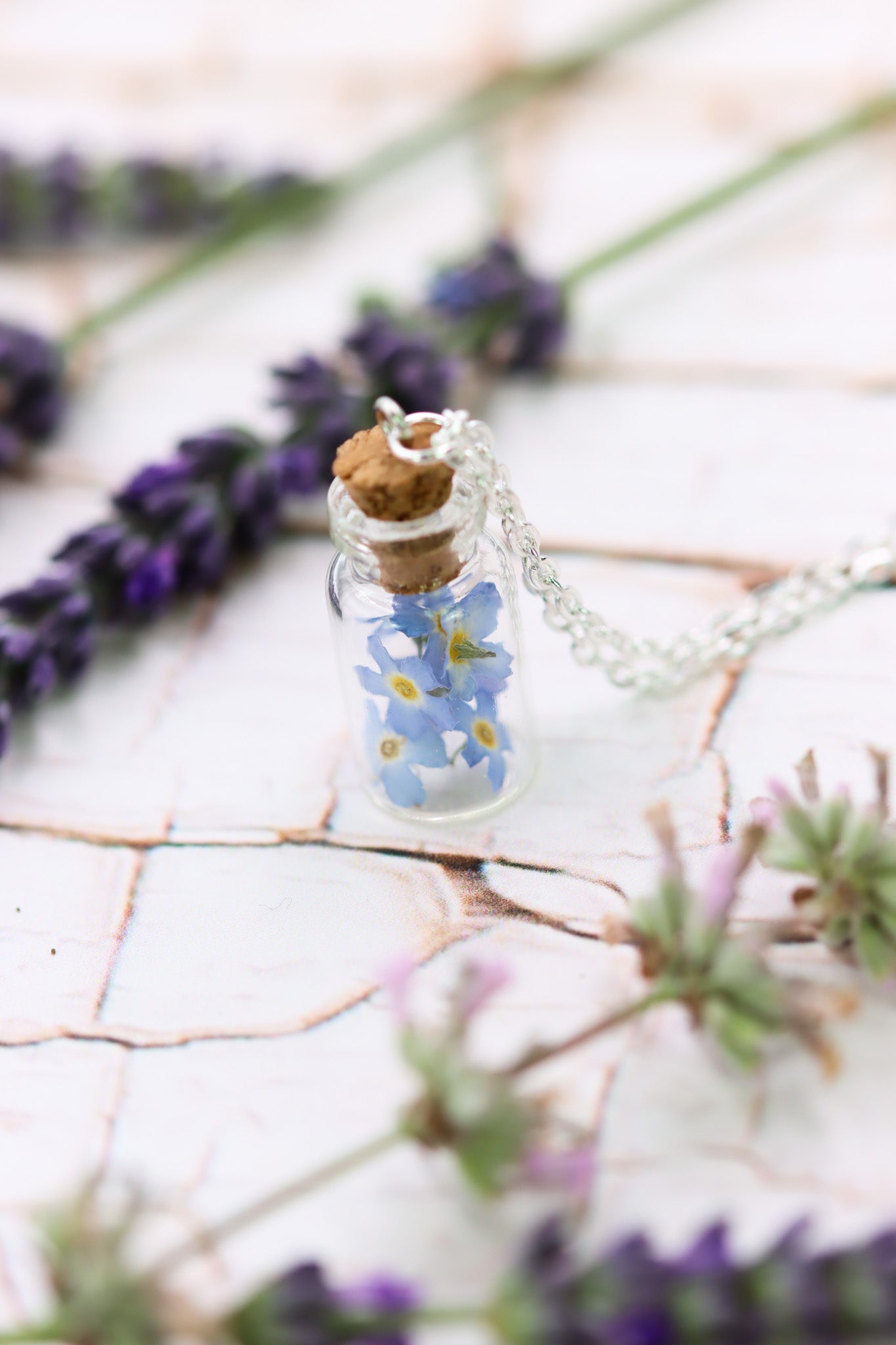 Vergissmeinnicht forgetmenot Halskette silber silver jewelry necklace Flasche Glas Schmuck Naturschmuck flowers elegant Geschenkidee Freundin Blumen Glasflasche Kork