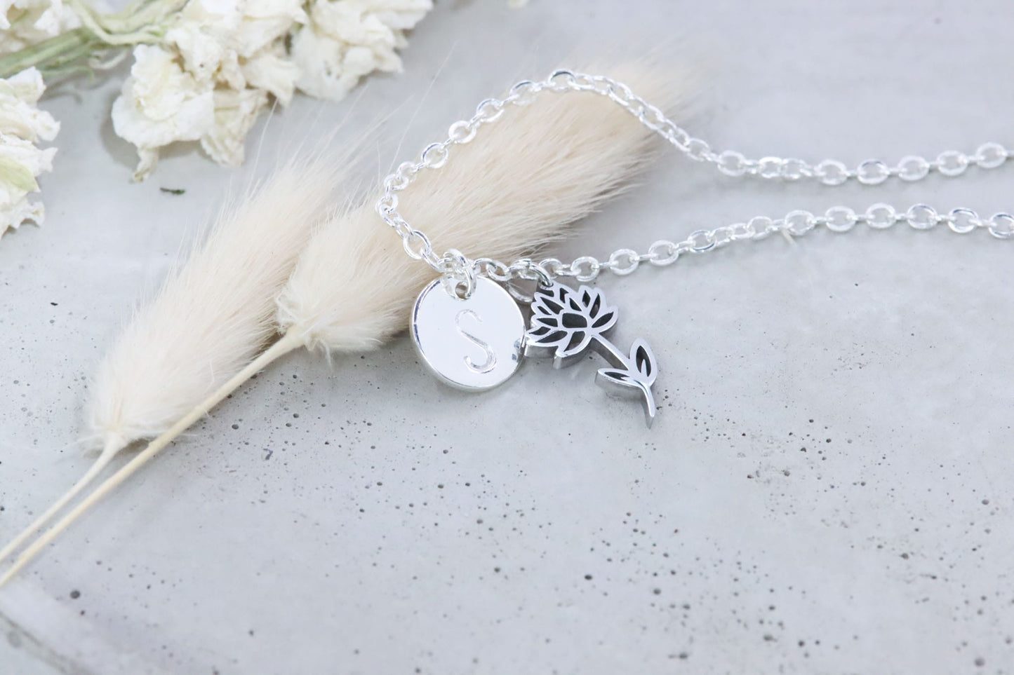 Pusteblume Blume Löwenzahn Wunscherfüller Schmuck Anhänger Gravur Partner Muttertag Mutter Freundin gold silber roségold Armband Anhänger Kette Halskette Gliederkette Trockenblume modern boho vintage Geschenk Geburtstag personalisiert Plättchen Name Gedankenwunder Manufaktur 