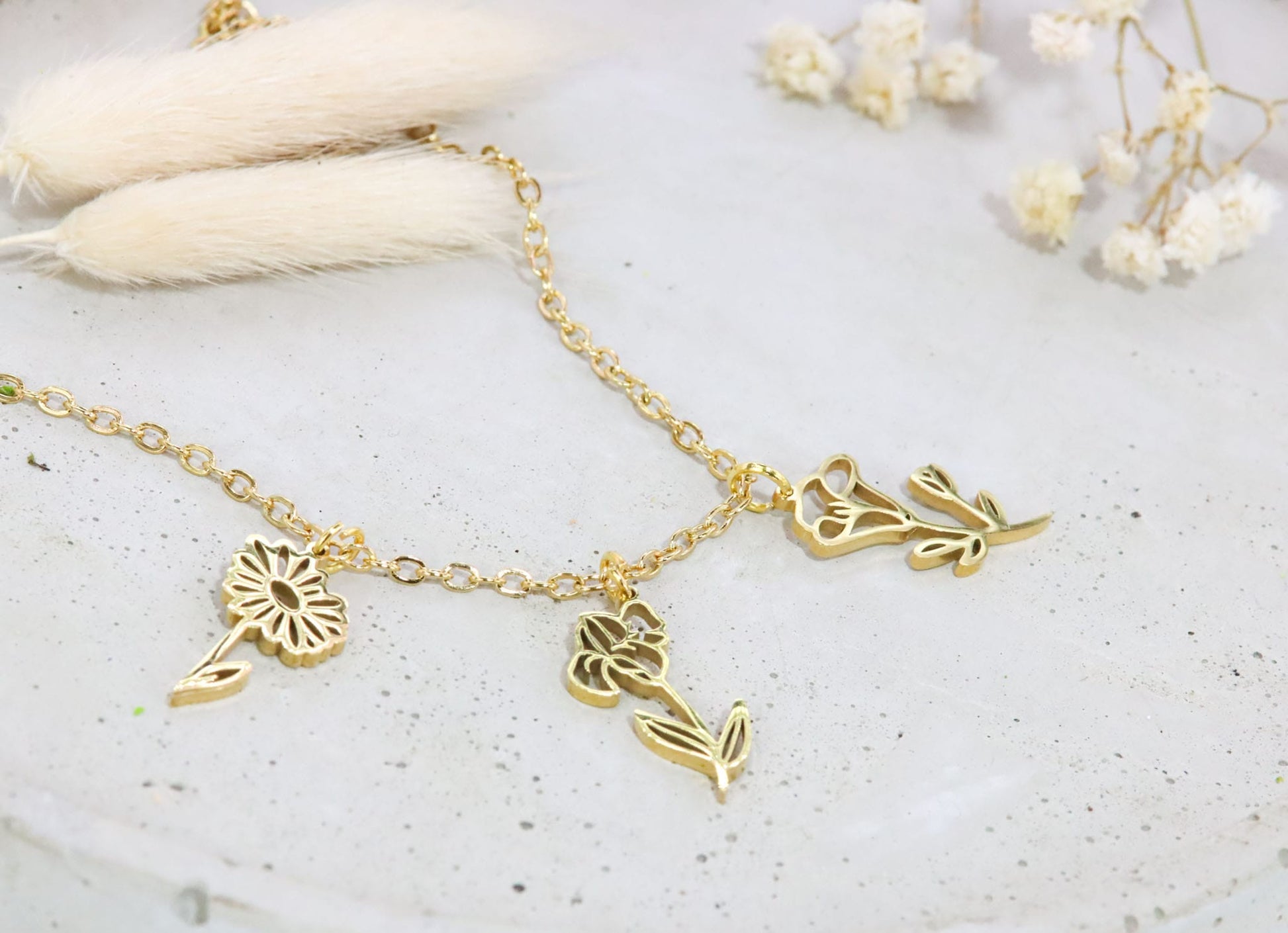 Pusteblume Blume Löwenzahn Wunscherfüller Schmuck Anhänger Gravur Partner Muttertag Mutter Freundin gold silber roségold Armband Anhänger Kette Halskette Gliederkette Trockenblume modern boho vintage Geschenk Geburtstag personalisiert Plättchen Name Gedankenwunder Manufaktur Geburtsblume