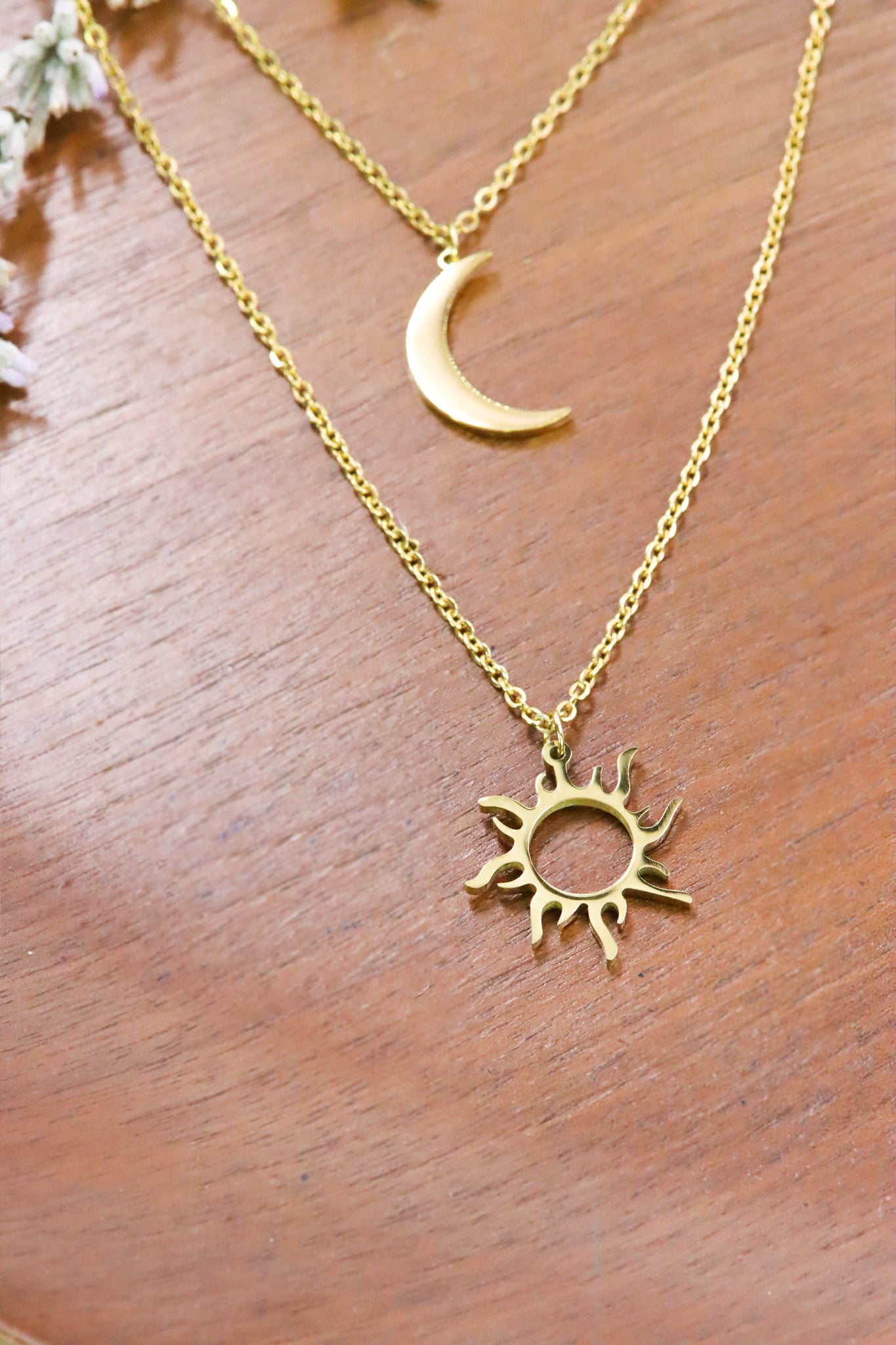 Sonne Mond Halskette Gold Scmuck Edelstahl zeitlos stainlesssteel necklace Sun Moon jewelry shiny glänzend elegant Doppelhalskette