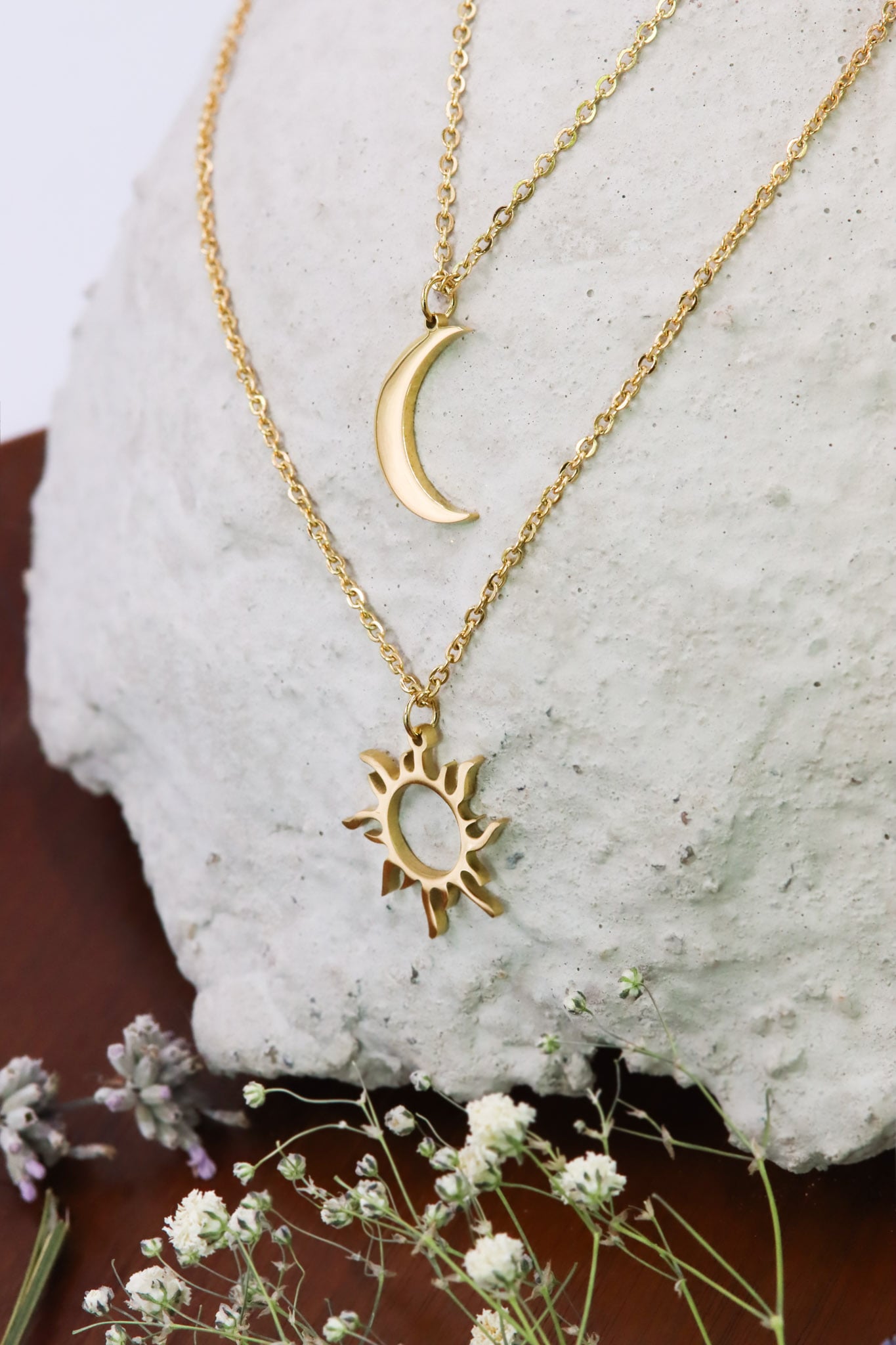 Sonne Mond Halskette Gold Scmuck Edelstahl zeitlos stainlesssteel necklace Sun Moon jewelry shiny glänzend elegant Doppelhalskette